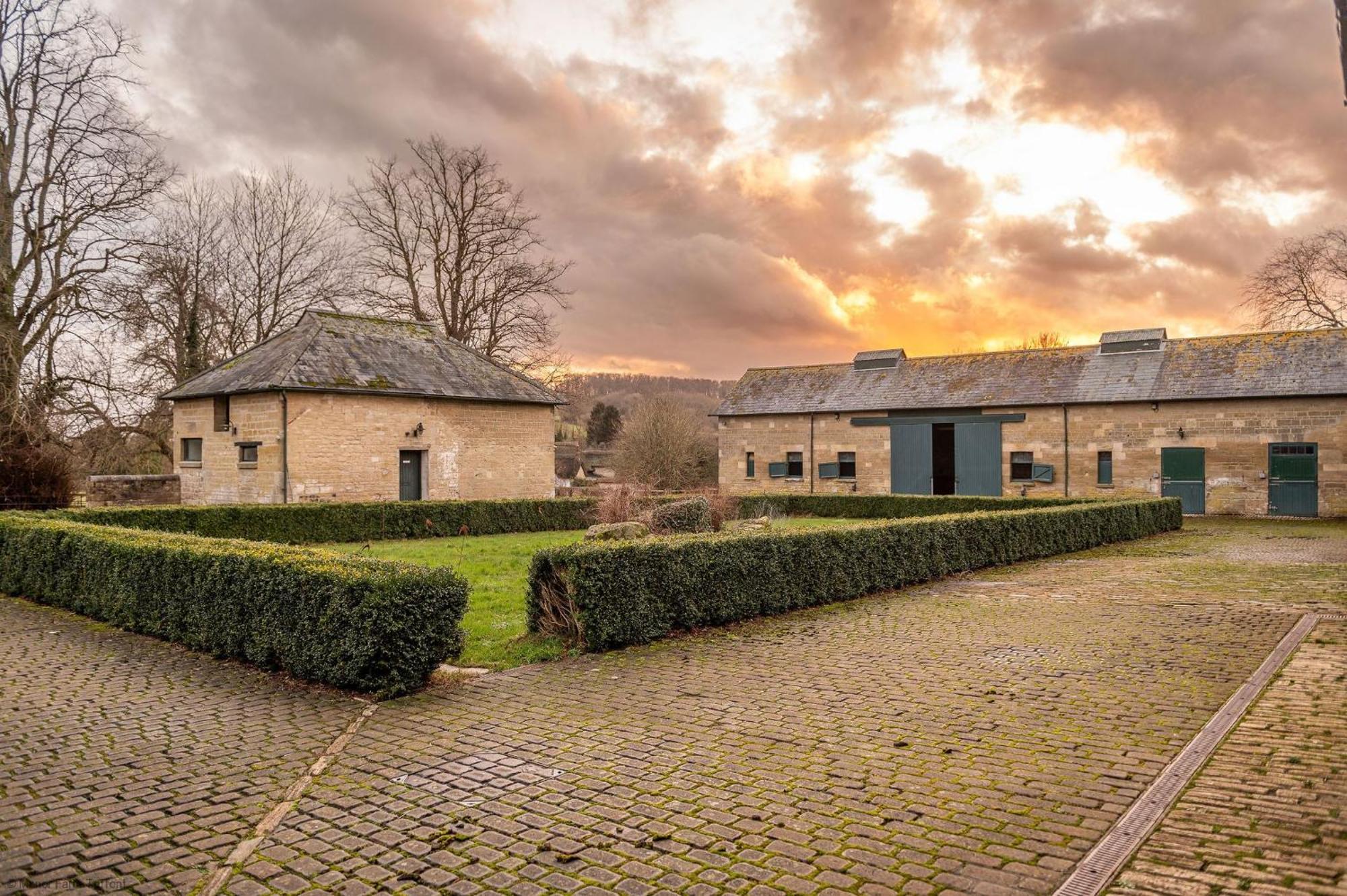 Stable Cottage Teffont Magna ภายนอก รูปภาพ